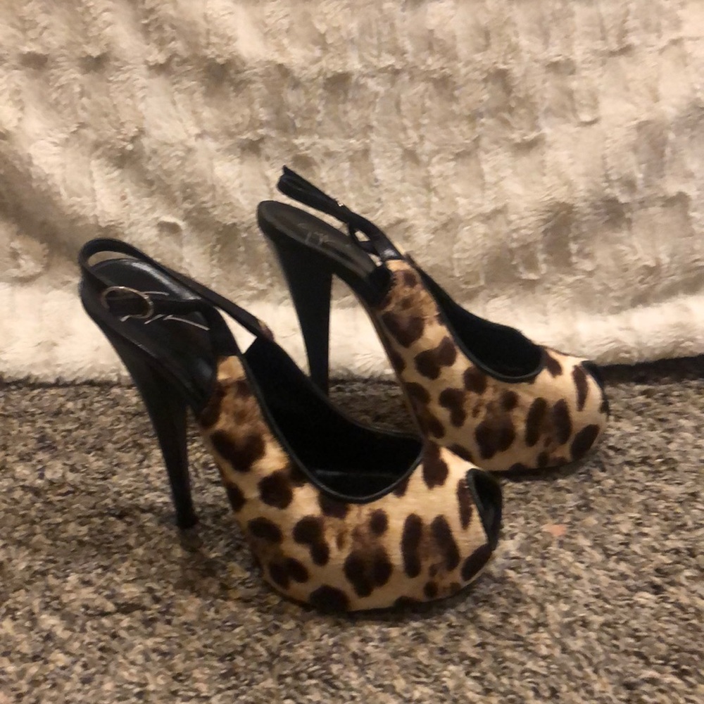 Giuseppe Zanotti Fairly New Cheetah Pumps